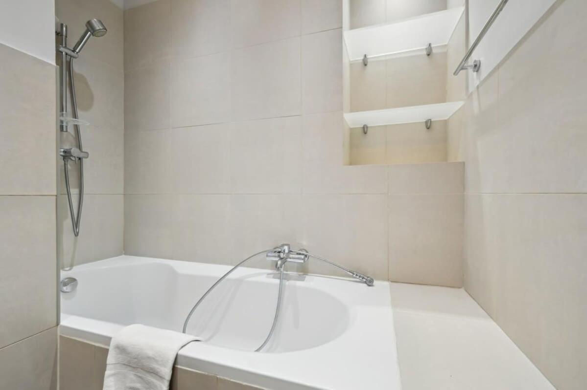 1Br Champs-Elysees - Cityapartmentstay Parigi Esterno foto