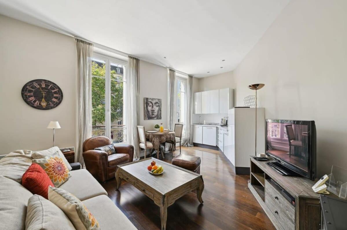 1Br Champs-Elysees - Cityapartmentstay Parigi Esterno foto